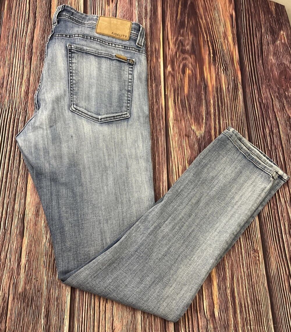 Fidelity Jimmy Straight Light Wash Jeans Mens Size 36 (Measures 36x34)